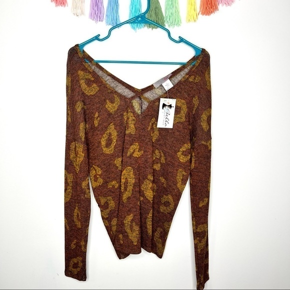 Boutique Rust Leopard Catimal Criss Cross Knotted Pull On Long Sleeve Top Small - Picture 3 of 15